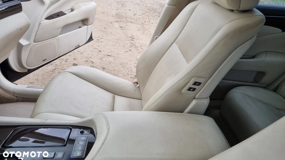 Lexus LS 600h Ambience h - 34