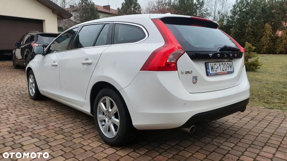 Volvo V60 D5 AWD Geartronic Momentum - 7