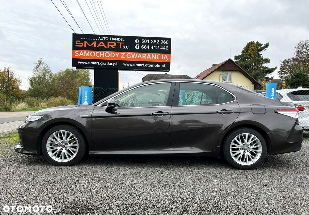 Toyota Camry 2.5 Hybrid Executive CVT - 21