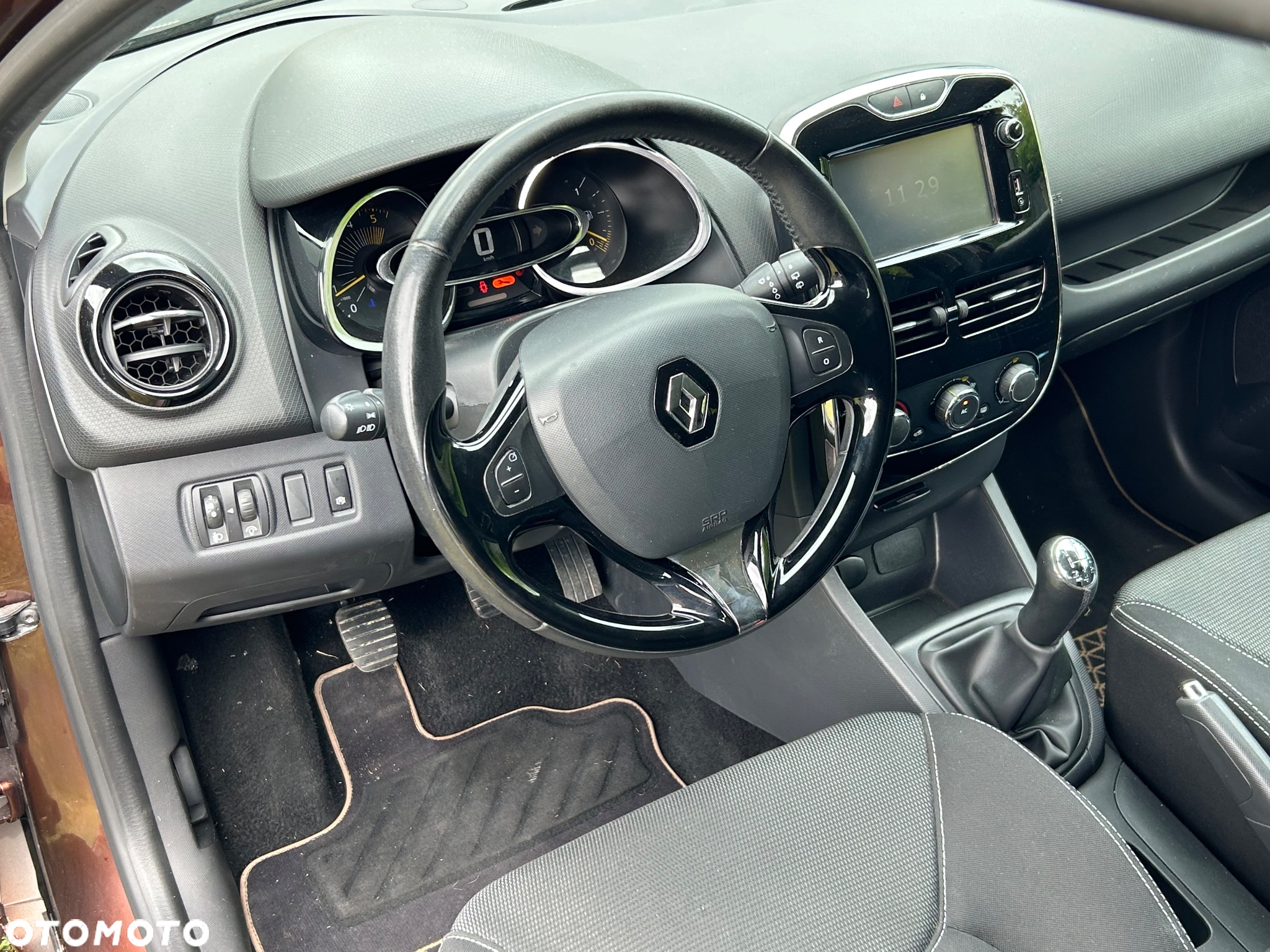 Renault Clio - 8