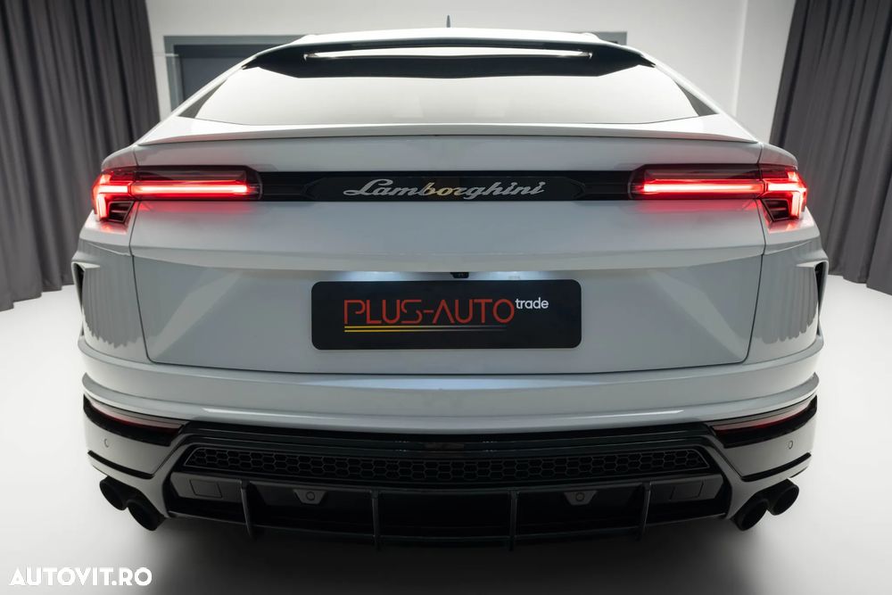 Lamborghini URUS - 15