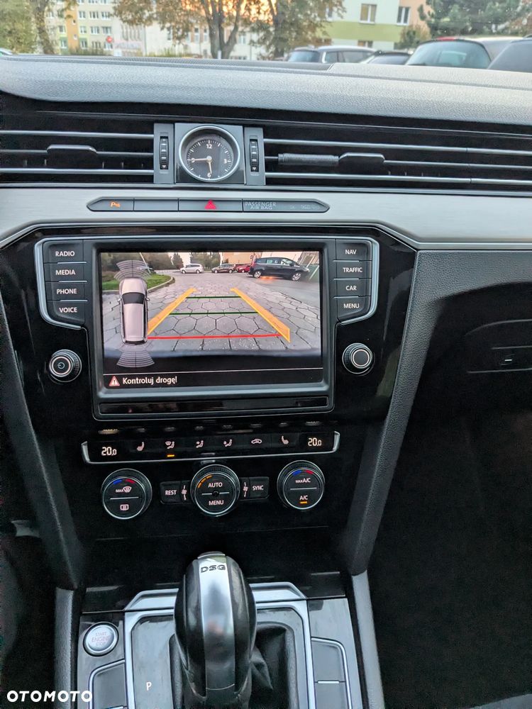 Volkswagen Passat 1.6 TDI SCR DSG Comfortline - 12