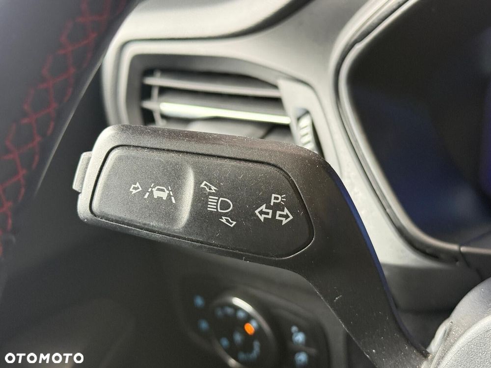 Ford Focus 1.0 EcoBoost mHEV ST-Line X - 18