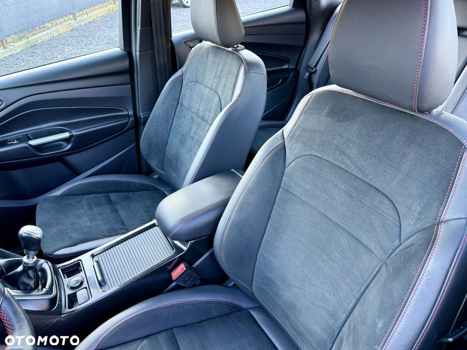 Ford Kuga 2.0 TDCi 4x4 ST-Line - 21