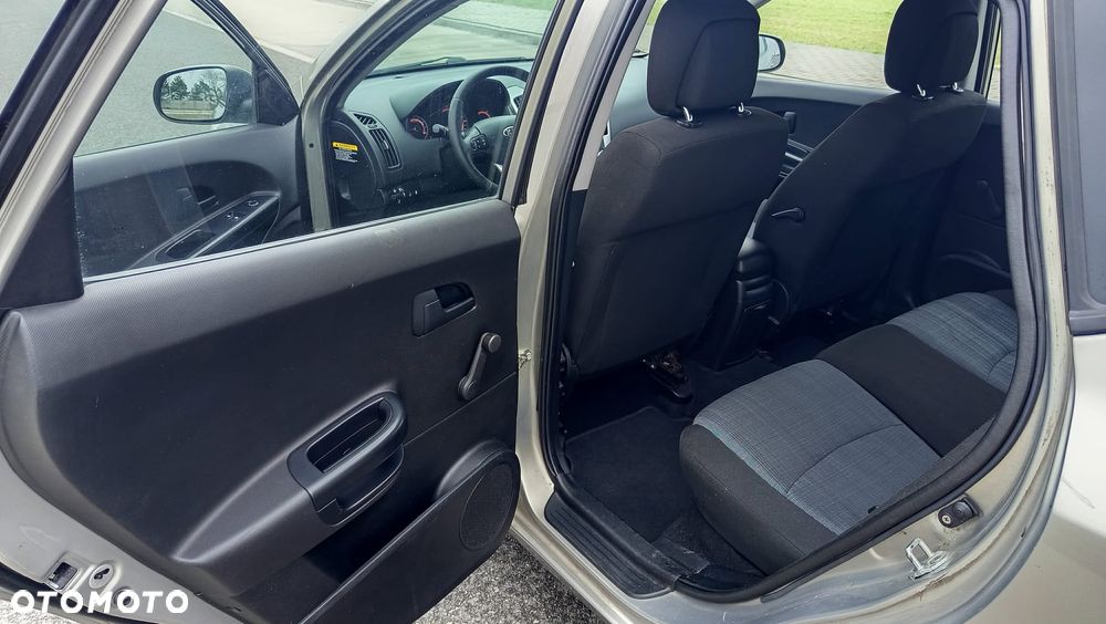 Kia Ceed 1.4 Comfort + - 8