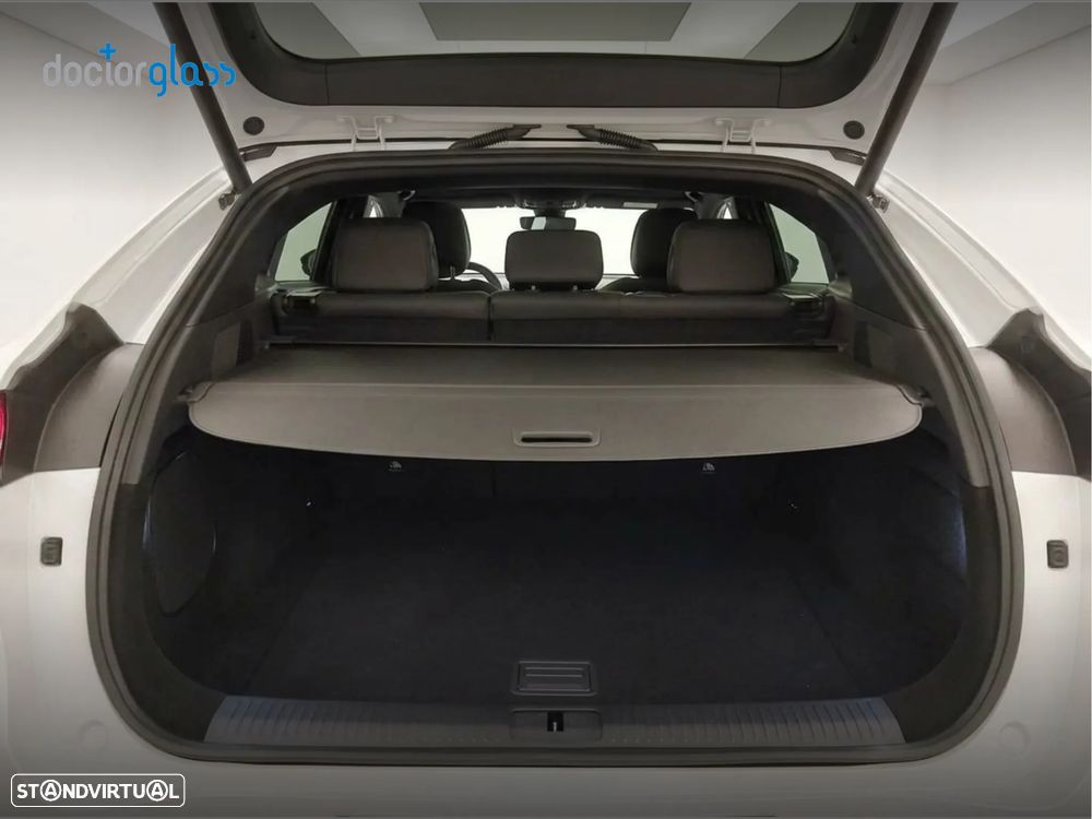 Xpeng G6 66 kWh Standard Range + Gancho de Reboque - 12
