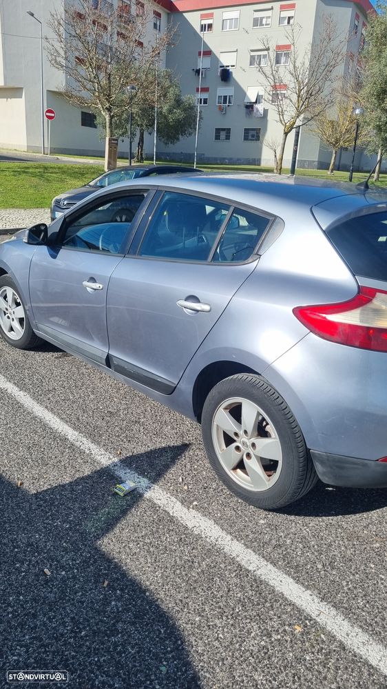 Renault Mégane 1.5 dCi Dynamique S - 2