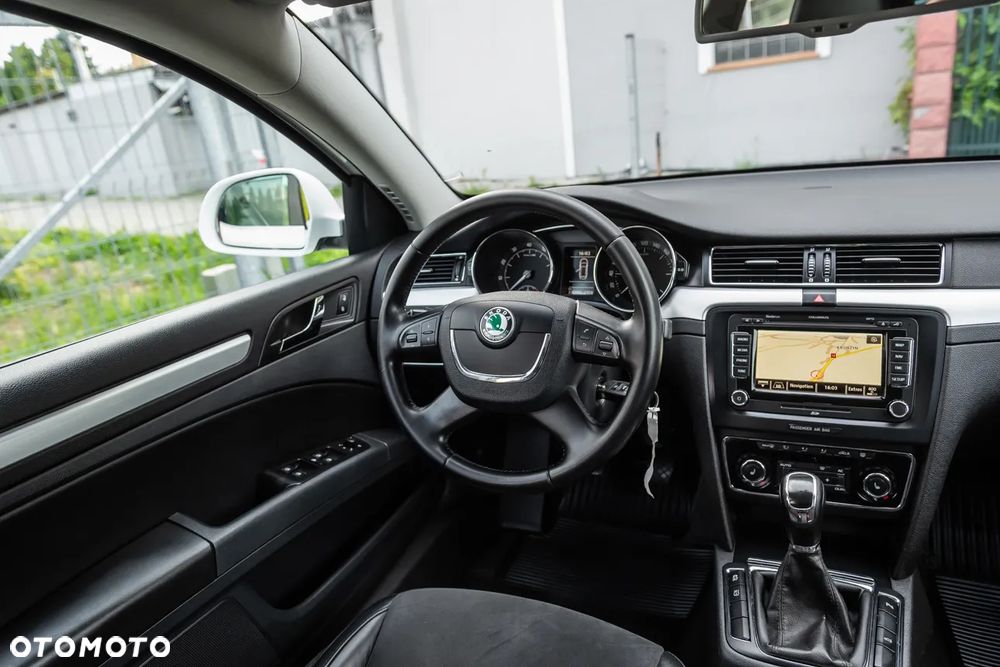 Skoda Superb 1.8 TSI Exclusive - 25