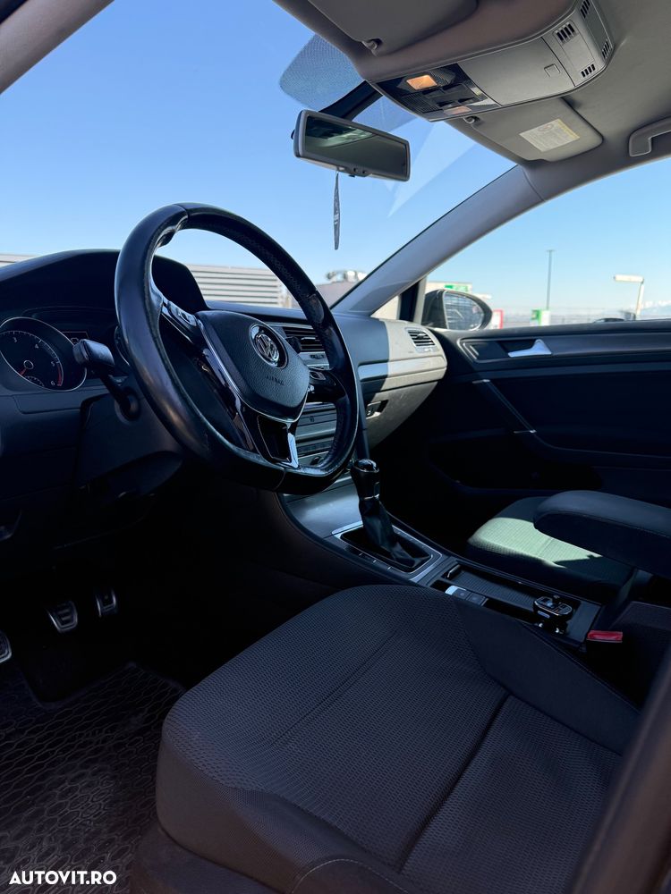 Volkswagen Golf 1.6 TDI DPF Comfortline - 11