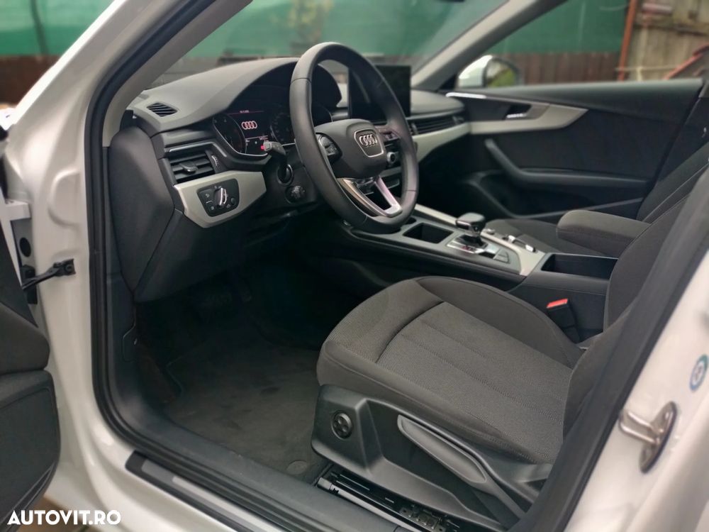 Audi A4 Avant 2.0 30 TDI S tronic MHEV Advanced - 32