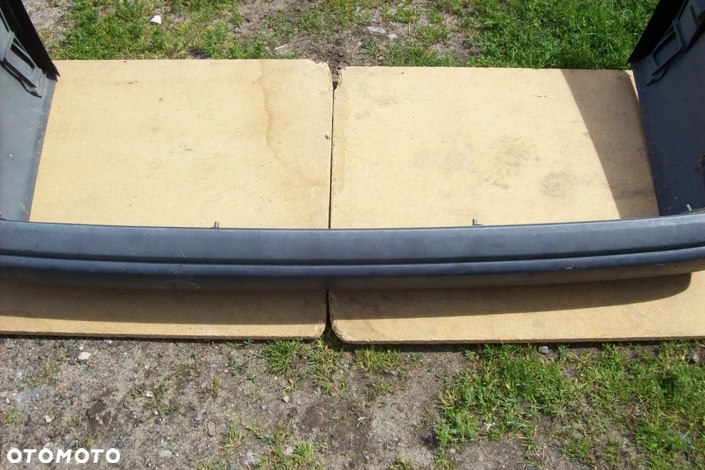 ZDERZAK TYLNY MERCEDES W124 SEDAN - 5