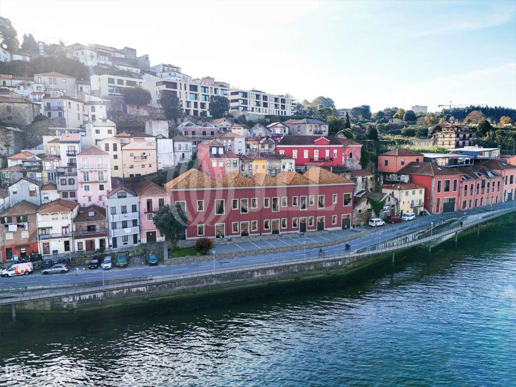 Loja no Pescaria, em Vila Nova de Gaia, Porto - Grande imagem: 3/12