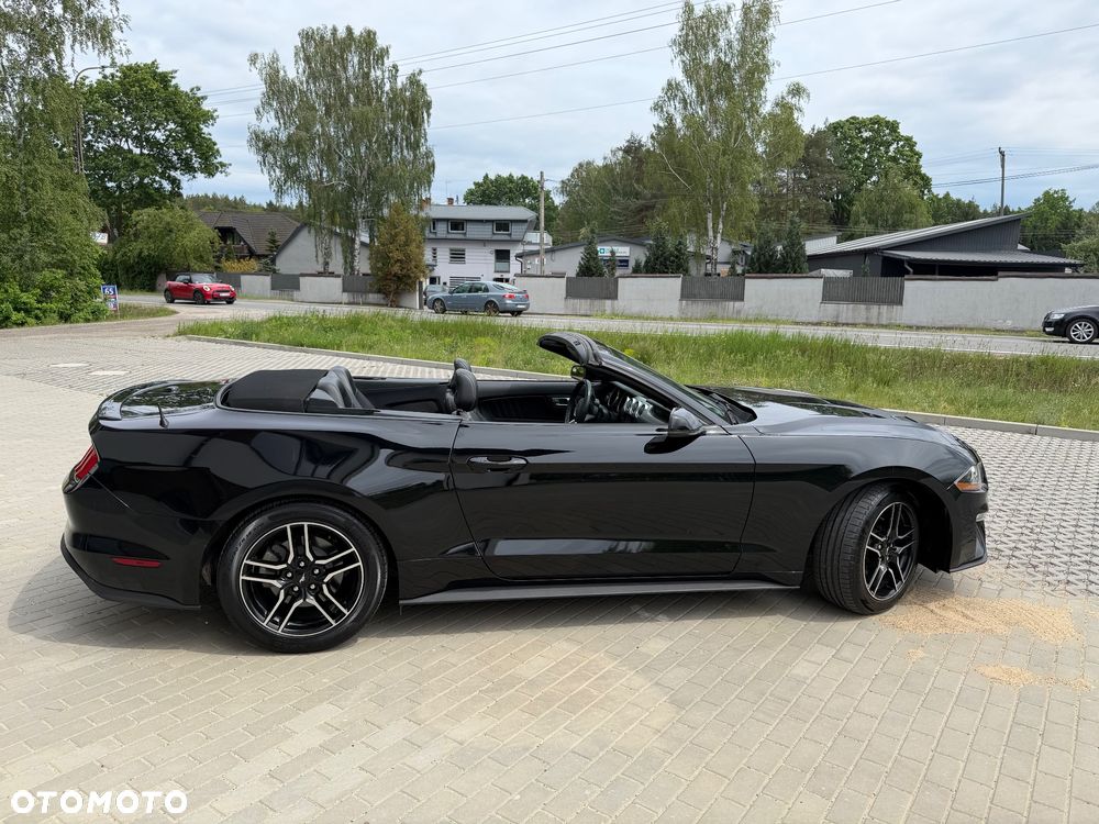 Ford Mustang - 2