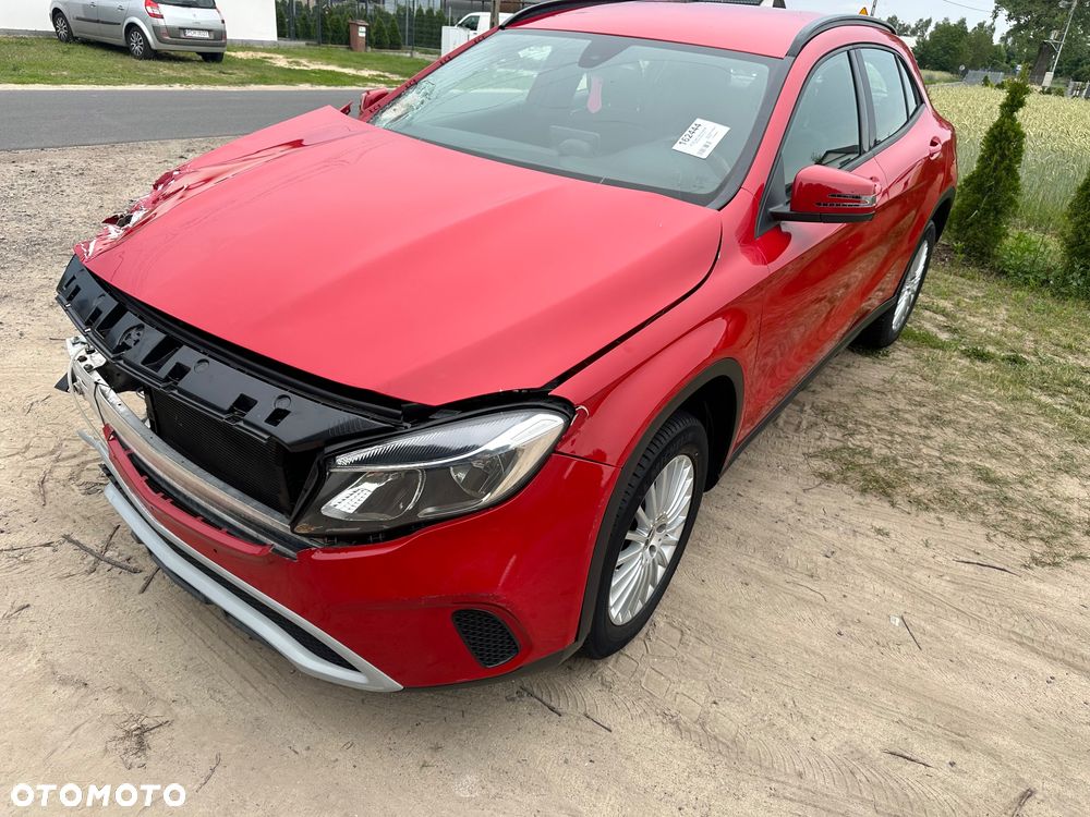 Mercedes-Benz GLA 180 7G-DCT UrbanStyle Edition - 6