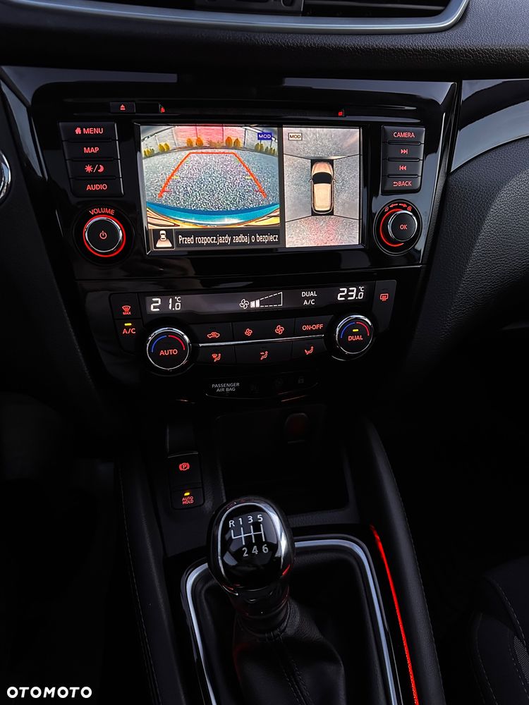 Nissan Qashqai 1.3 DIG-T N-Connecta EU6d - 24