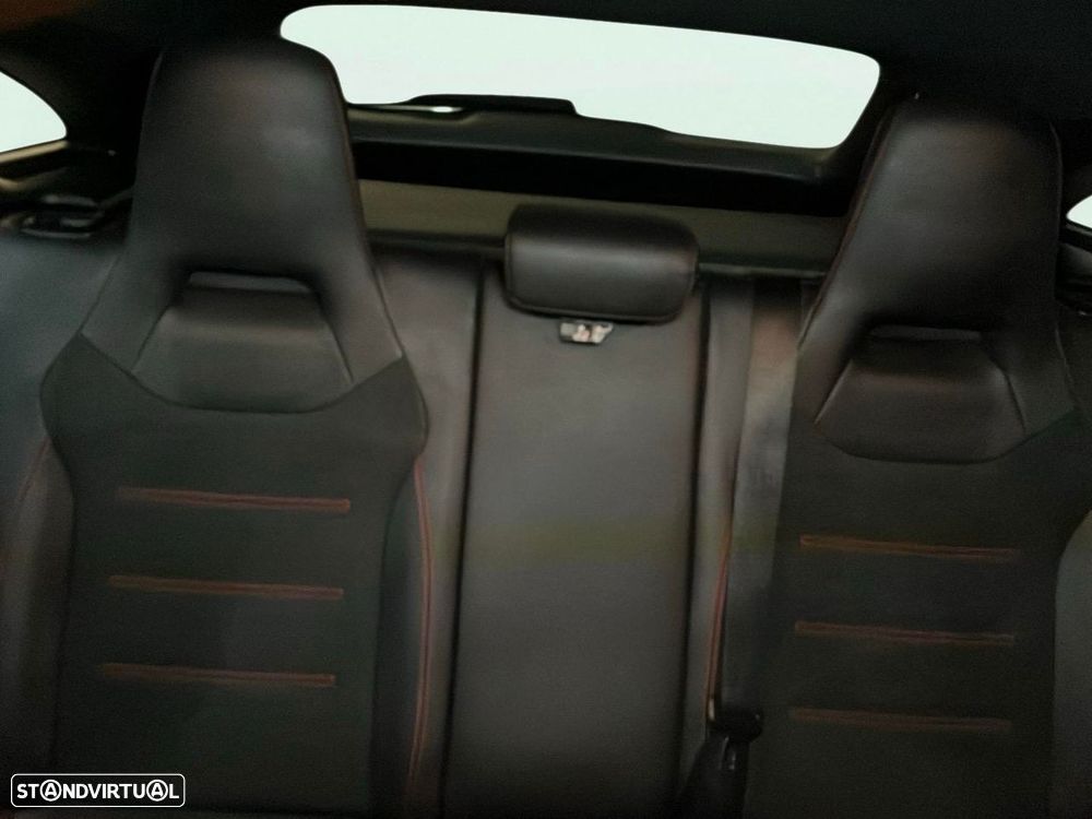 Mercedes-Benz CLA 250 e Shooting Brake AMG Line - 18