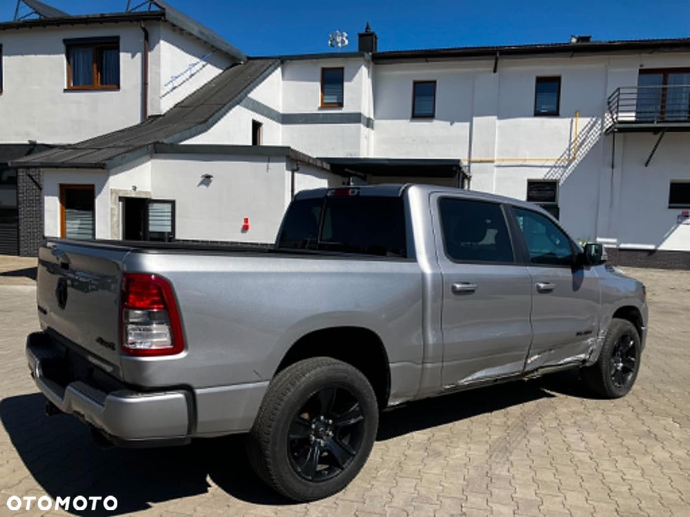 RAM 1500 5.7 Crew Cab Laramie - 2