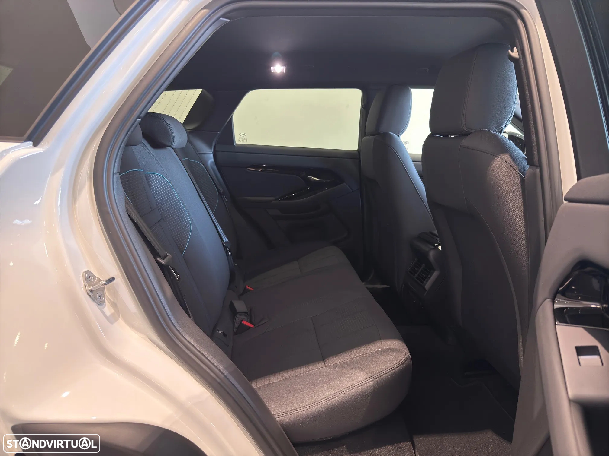 Land Rover Range Rover Evoque 1.5 P160 Auto - 9