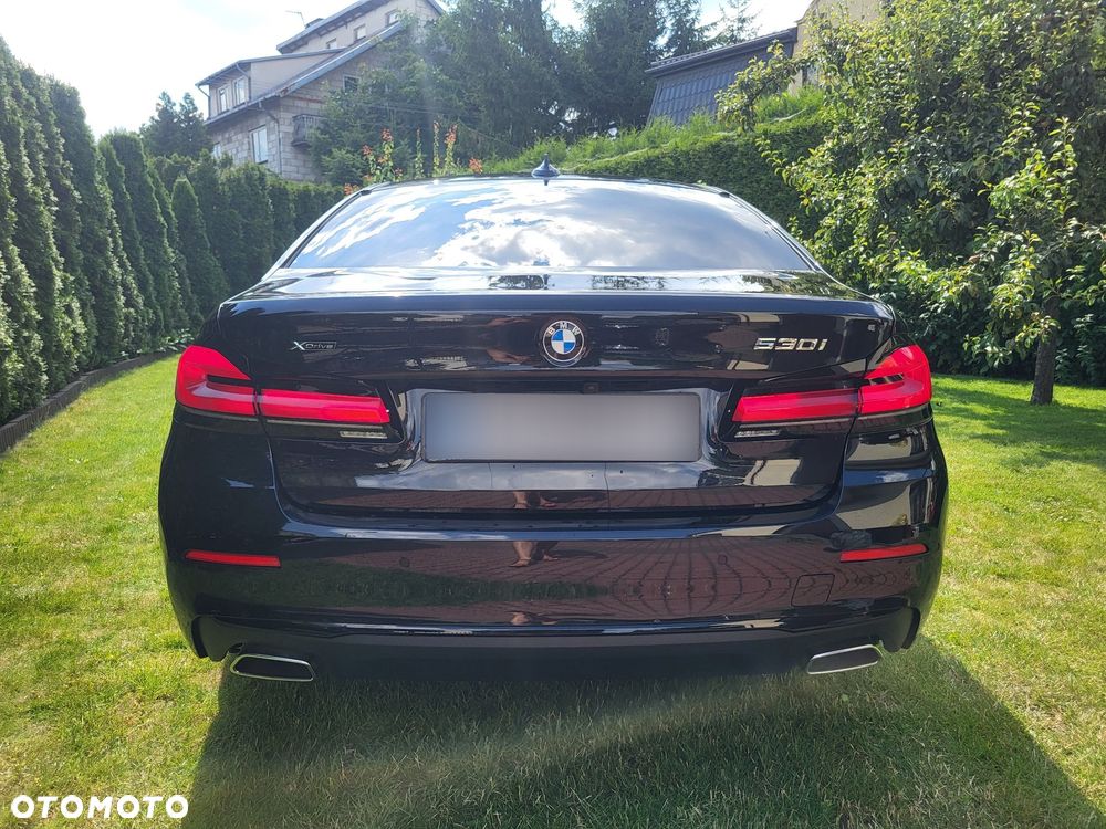 BMW Seria 5 530i xDrive mHEV Luxury Line sport - 9
