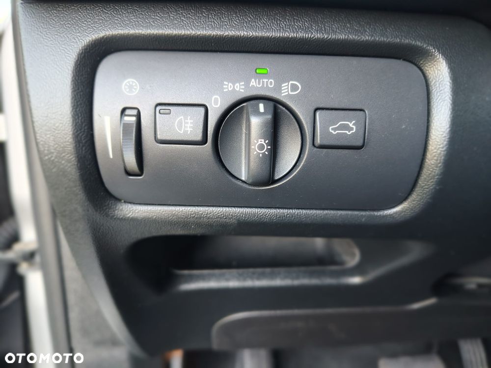 Volvo V40 T3 Geartronic Inscription - 14
