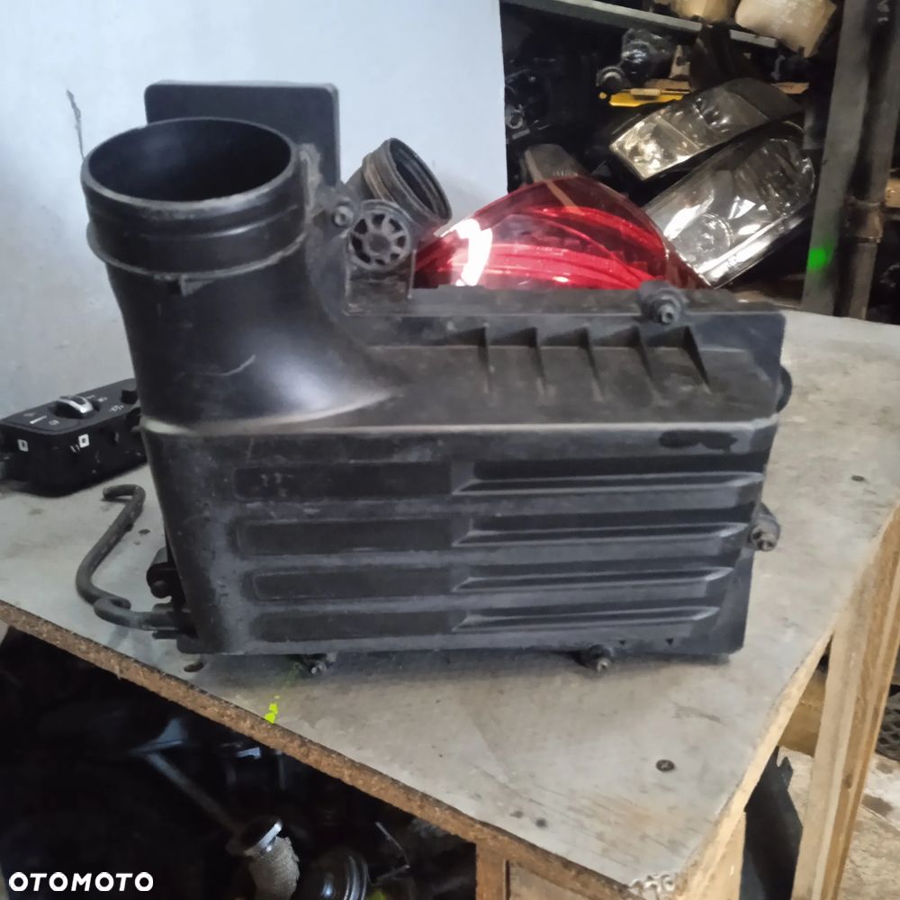 Obudowa filtra powietrza 5Q0129601AE - 1