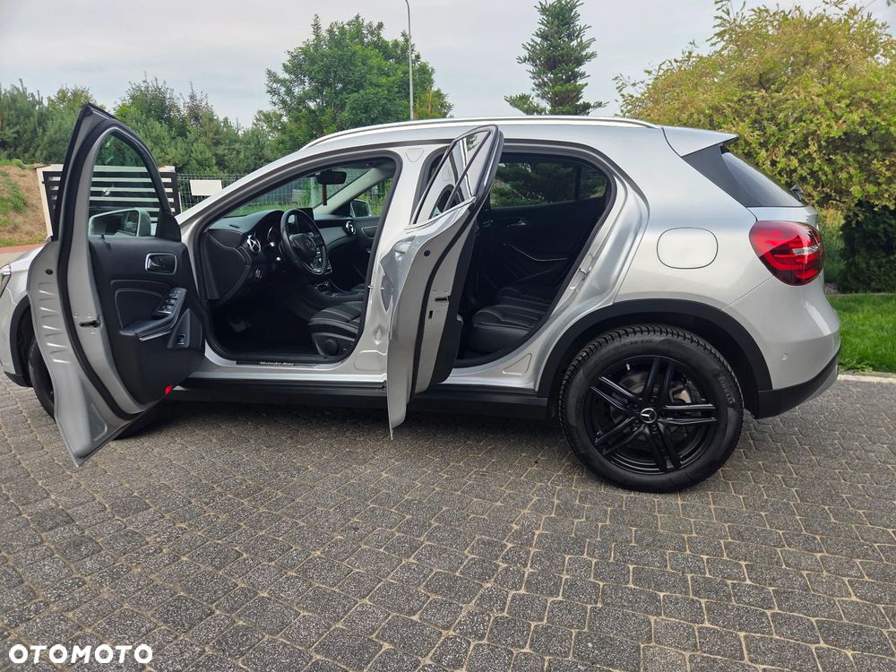 Mercedes-Benz GLA 220 d 4-Matic - 16