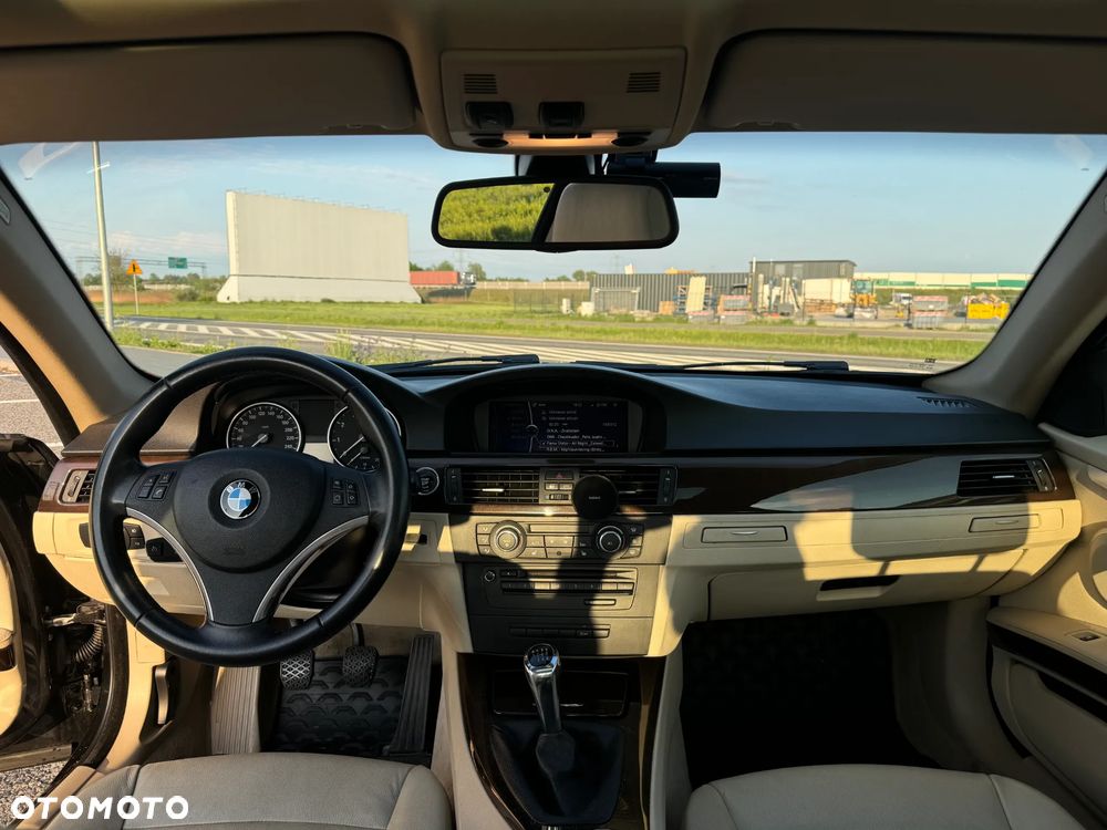 BMW Seria 3 - 26