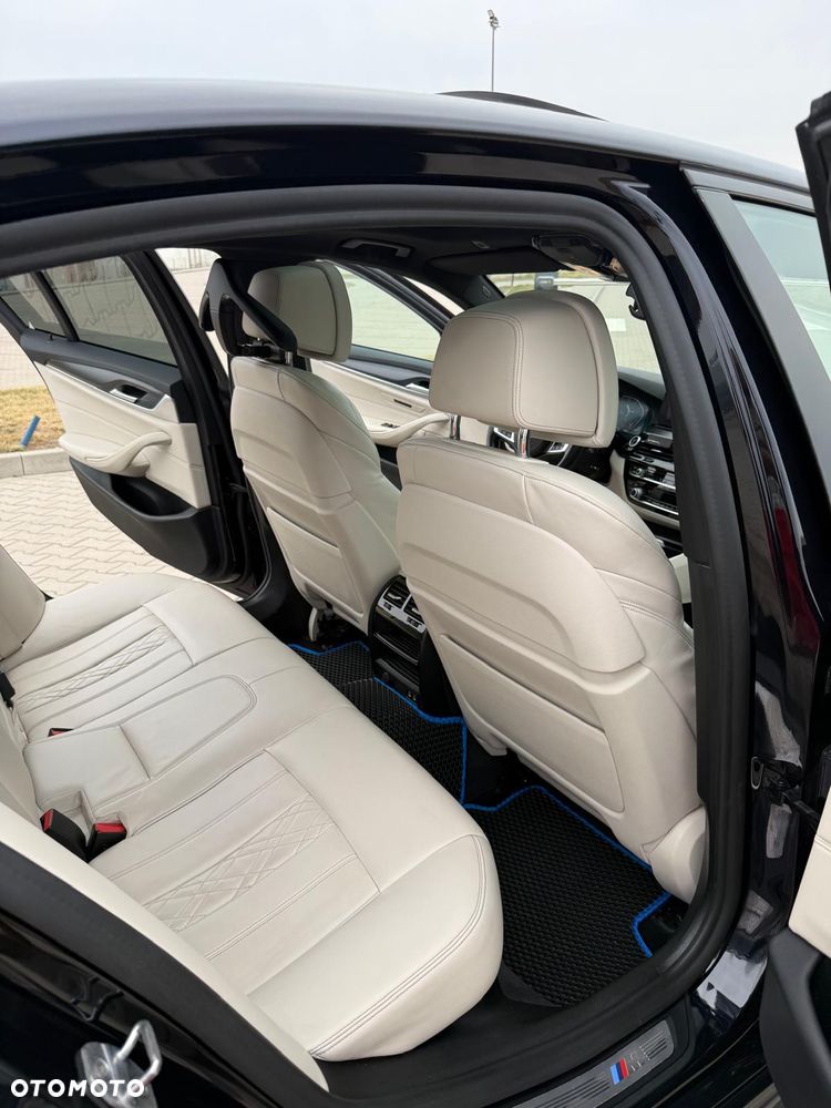 BMW Seria 5 520i M Sport Edition - 14