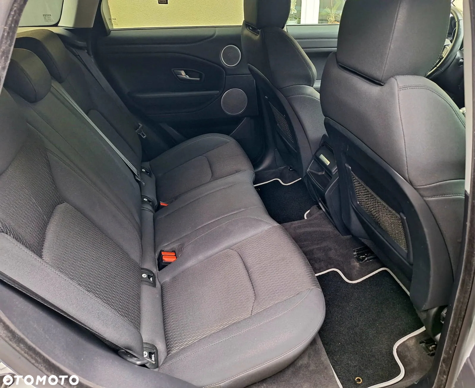 Land Rover Range Rover Evoque 2.0 D150 R-Dynamic - 29