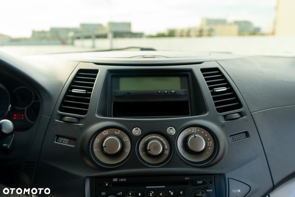 Mitsubishi Grandis 2.0 DI-D 6-Sitzer Intense - 8