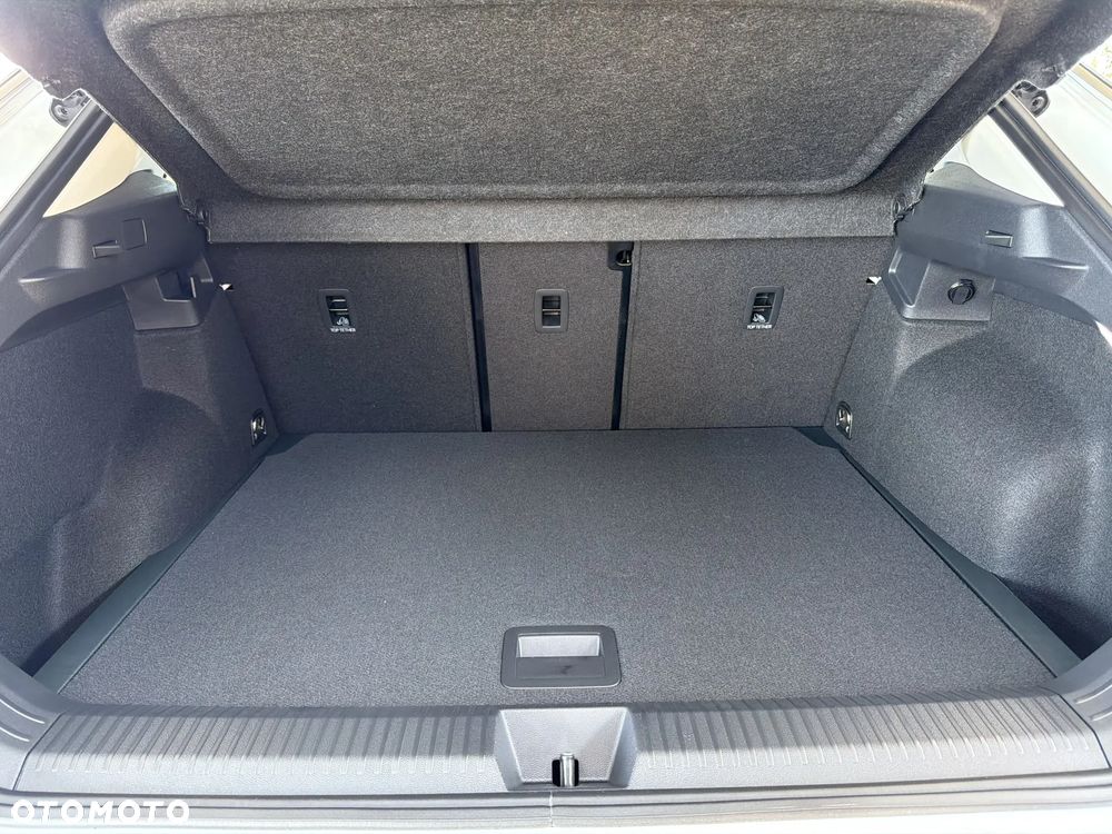 Volkswagen T-Roc 1.5 eTSI Life DSG - 18