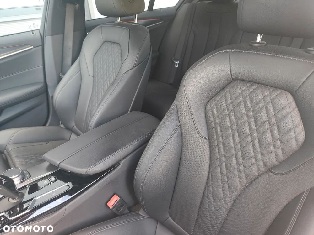 BMW Seria 5 520d M Sport sport - 11