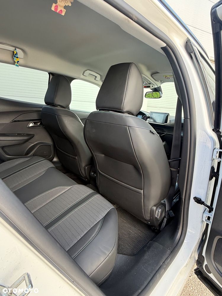 Peugeot 2008 1.5 BlueHDi Allure Pack S&S EAT8 - 26