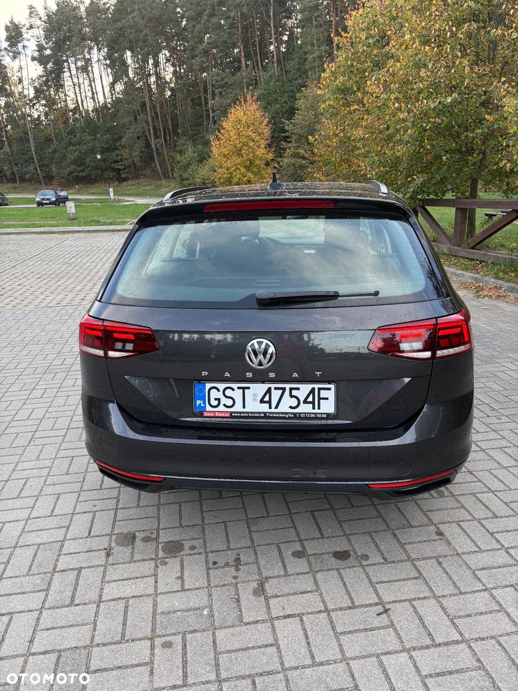Volkswagen Passat - 10