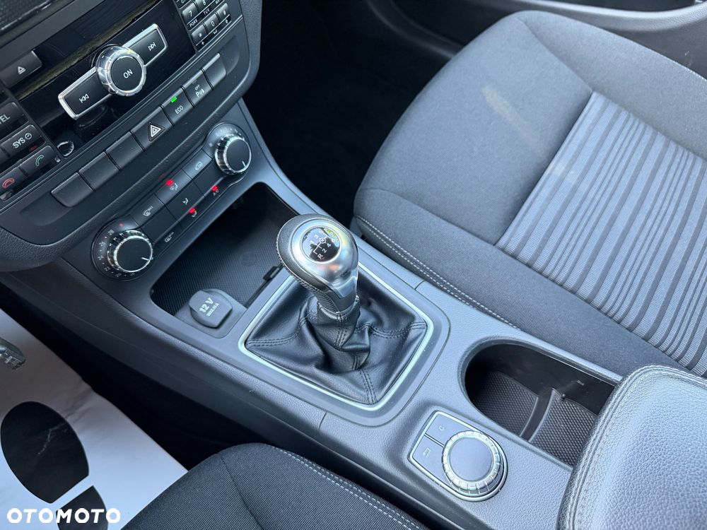 Mercedes-Benz Klasa B 180 BlueEFFICIENCY Edition - 24