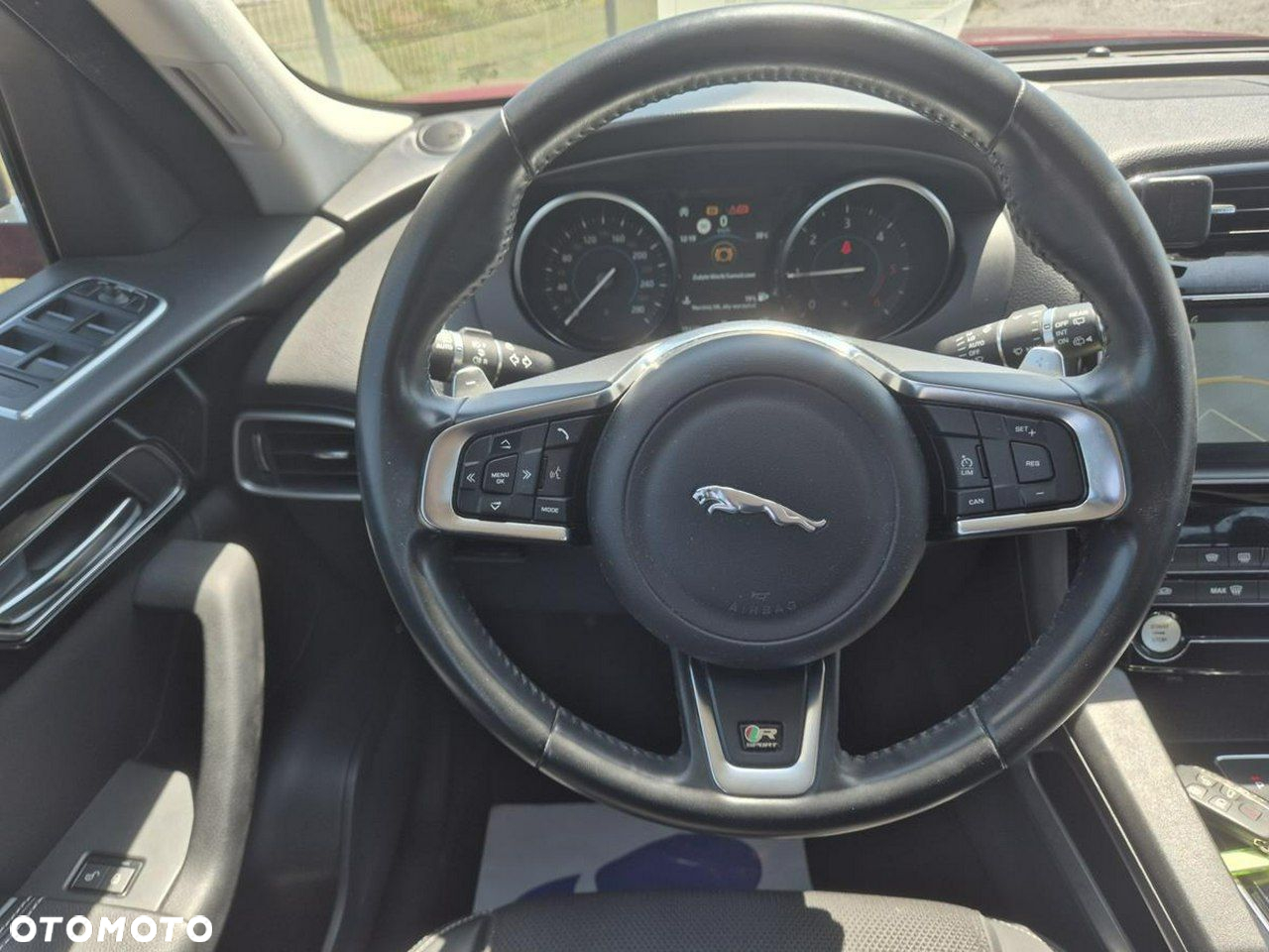 Jaguar F-Pace - 13