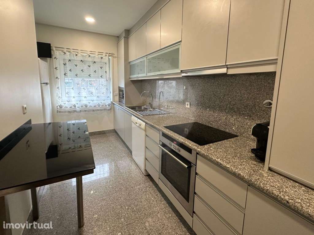 T2 Junto ao Centro da Cidade na Póvoa de Varzim - Grande imagem: 5/25