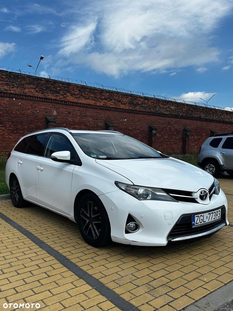 Toyota Auris 2.0 D-4D Comfort - 1