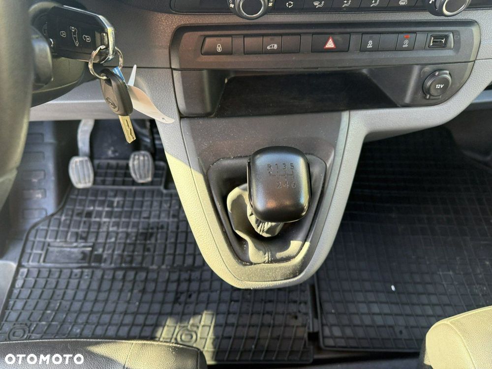 Opel Vivaro - 8