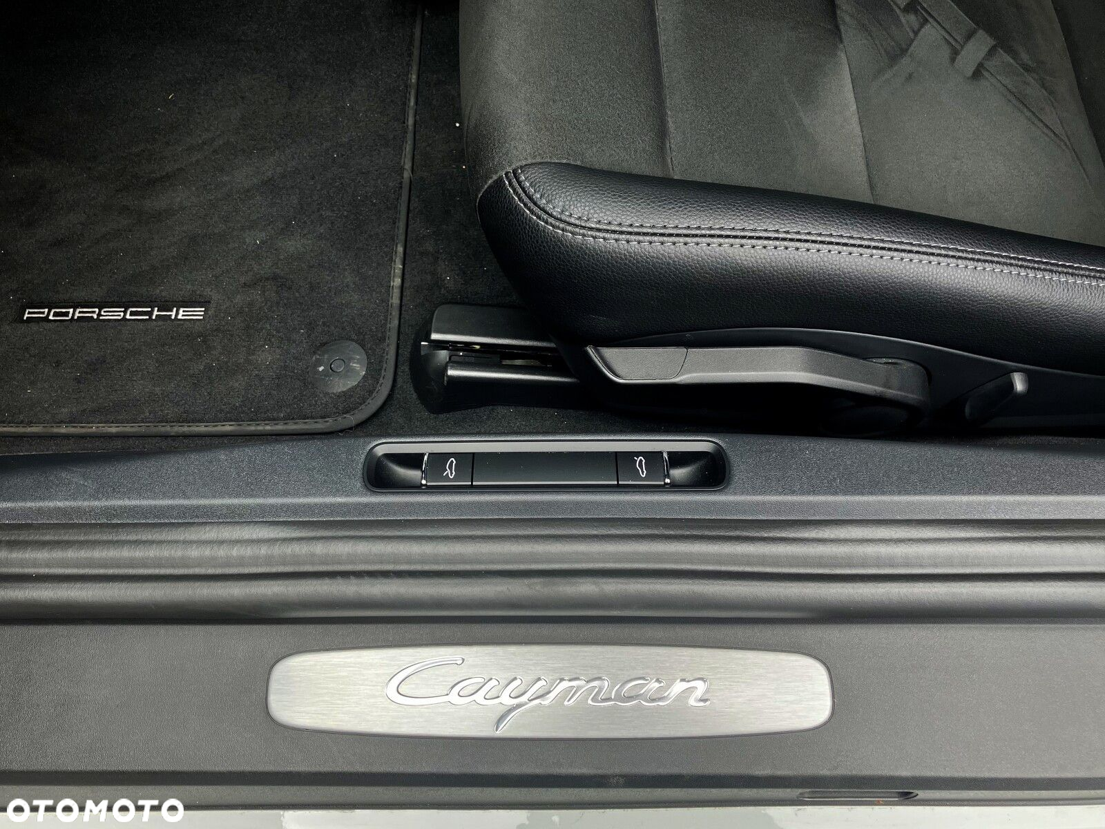 Porsche 718 Cayman - 22
