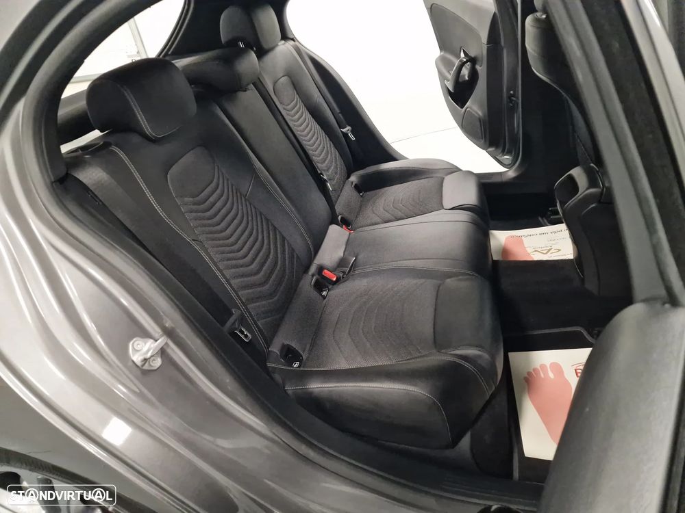 Mercedes-Benz A 180 d Style Plus Aut. - 42