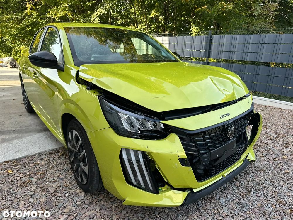 Peugeot 208 - 1