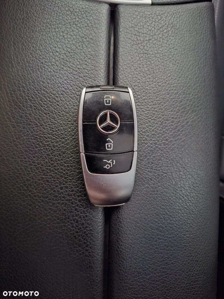 Mercedes-Benz Klasa E 220 d 4-Matic All-Terrain - 34