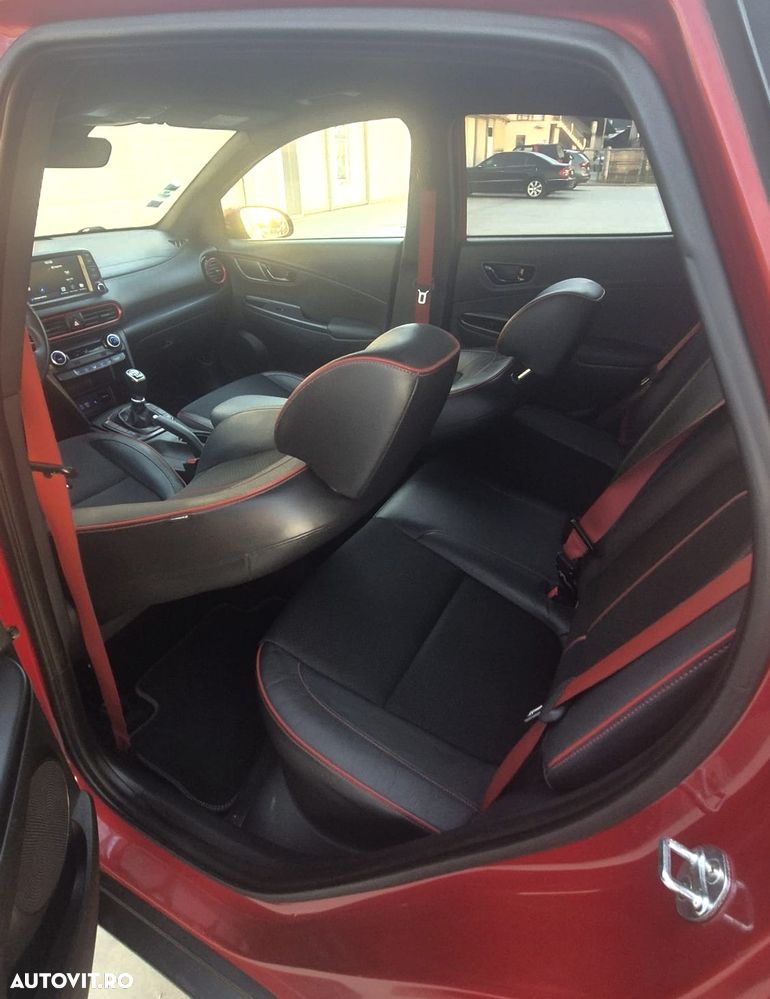 Hyundai KONA - 11