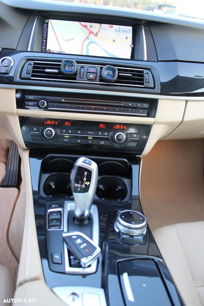 BMW Seria 5 520d Aut. - 25