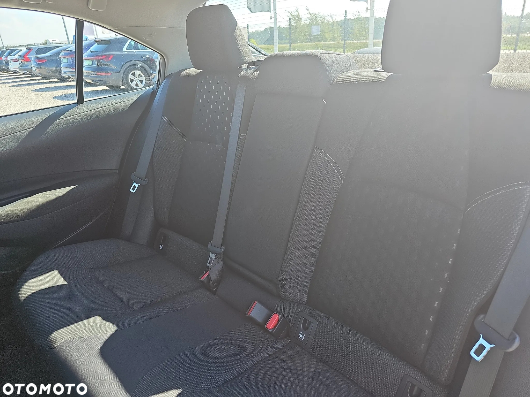 Toyota Corolla 1.8 Hybrid Comfort - 12