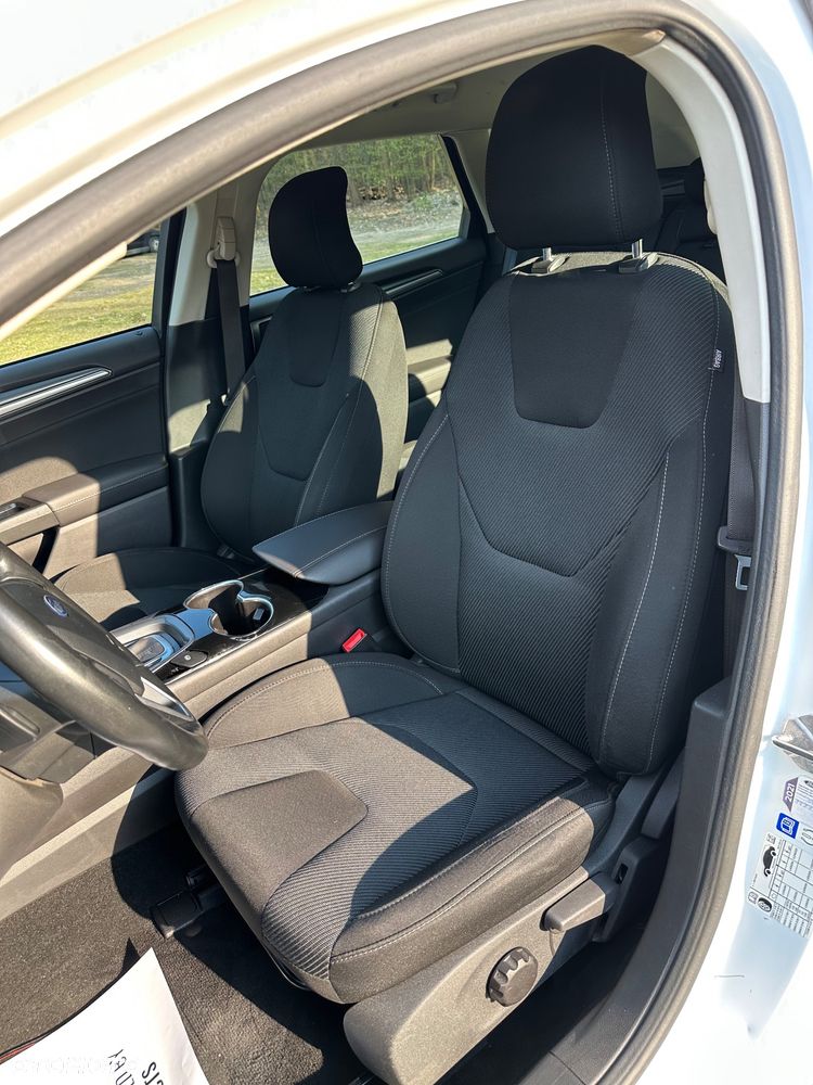 Ford Mondeo 2.0 TDCi Titanium PowerShift - 11