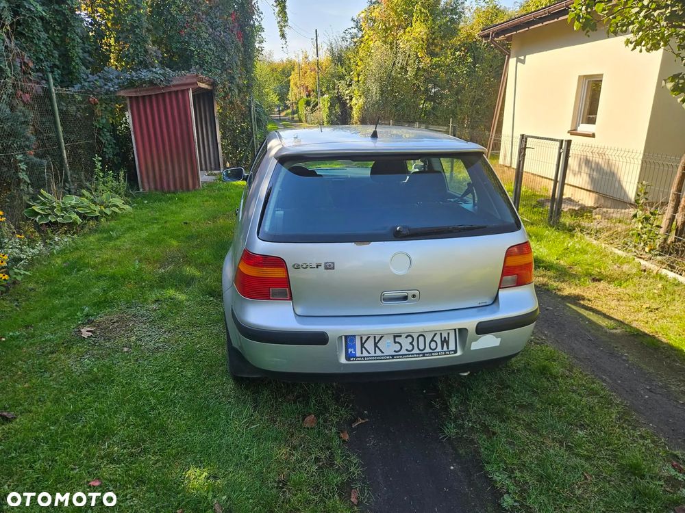 Volkswagen Golf - 6