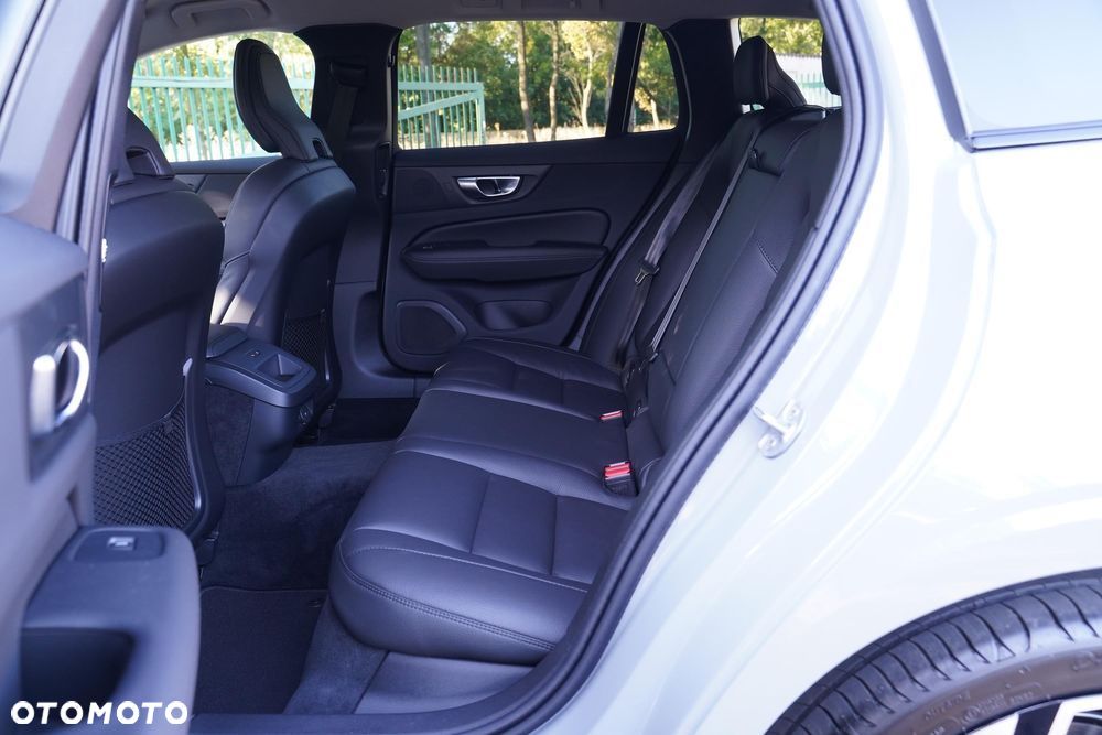 Volvo V60 B4 B Ultra Dark - 7