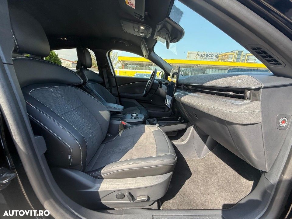 Ford Mustang Mach-E - 16